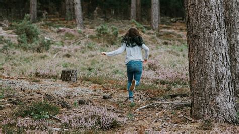 vrijen in het bos|Naakt in bos lopen